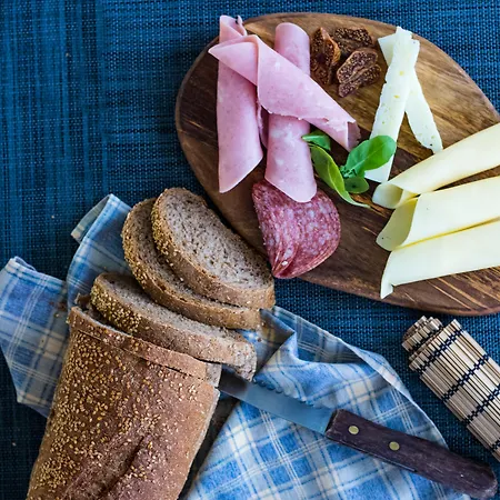 Aloni & Hotel Piso Livadi